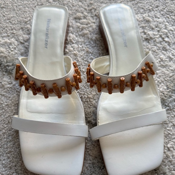 Vintage Naturalizer sandals white leather block heel slip on double strap 8.5 - Picture 2 of 13